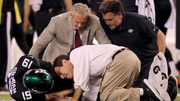 jets-trevor-siemian-out-year-ankle-injury.jpg